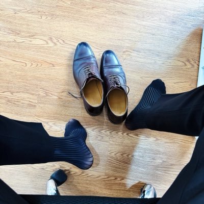 Cậu có bán vớ 🧦và sịp 🩲đứa nào cần thì nhắn cậu.
👉🏻Telegram nhóm riêng tư của cậu, đứa nào muốn vào thì ibox cậu.