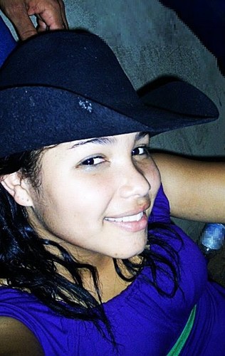 Alegre, Decidida, Espontania, Estuudante, Cawgrils assumida...!country meu estilo, rodeio minha paixão, tenho sertanejo no peito e a viola no coração....