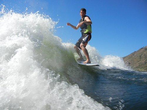 mhDUFFY's profile picture. running and snowboarding.