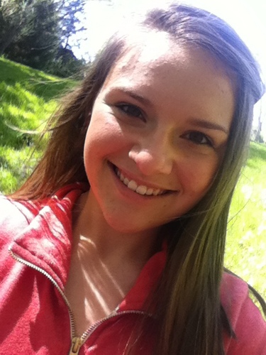 Love music, reading, painting, and singing:)