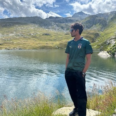 Machine Learning Researcher - NUS | Ego-centrc vision | Multimodal learning and VLMs |  🏄‍♂️ ⚽️ 🎾