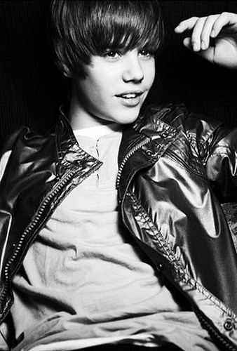 @justinbieber muuuito sexy
dona: @smurfetemorena