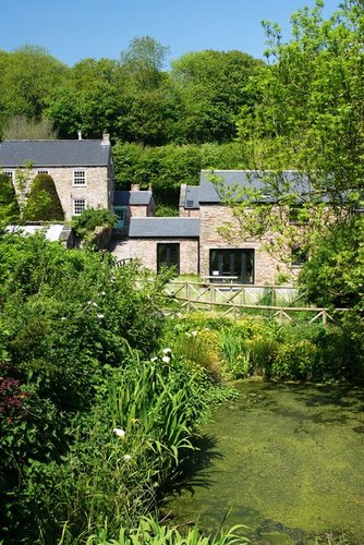 5 award winning cosy cottages between Salcombe and Dartmouth in a tranquil valley under a mile from the SW Coastpath and lovely unspoilt beach with a great pub.