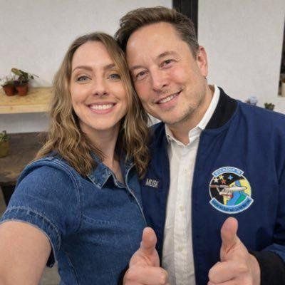 President and Chief Operating Officer (COO) of SpaceX🚀, serving as Elon Musk’s🚀 indispensable right-hand👩🏼‍🔬.