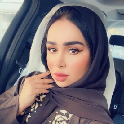 سأبقى حنونه مهما تأذيت..
رقيقه مهما خاب ظني..
سأبقى على فطرتي لا أُؤذي ولا أخذل..
وإن تفتت قلبي حزناً سأظل نقيه كما خلقت، يرى الله قلبي فيكفيني ذلك..
