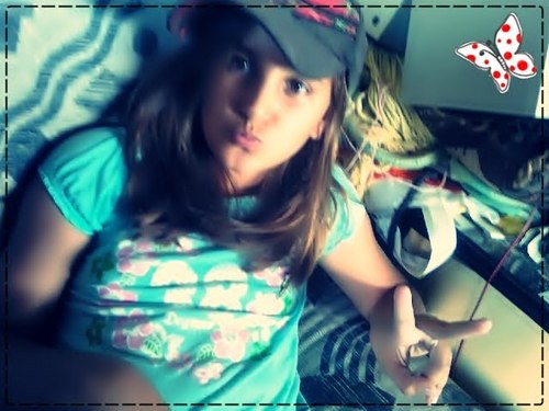 Oi Galeera soou noova noo TWITTER' , ee queroo fazeer novaas amizadees ee add noo msn , paara conheçeer meeu email ée : amanda-inter-@hotmail.com