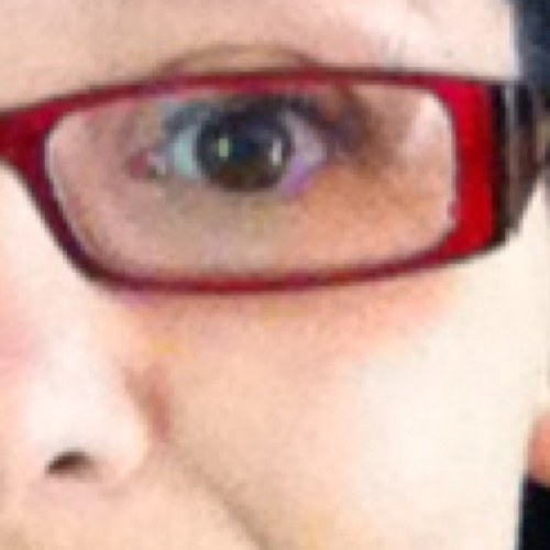 IzaSimard's profile picture. Maman friande de littérature et écrivaine en devenir. Se passionne pour plein de trucs hétéroclites #communication #musique #peinture #geek