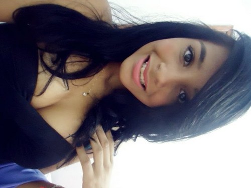 ' Gosto dos venenos mais lentos, das bebidas mais fortes, dos amores mais loucos, dos pensamentos mais complexos e dos sentimentos mais intensos ! haha (;