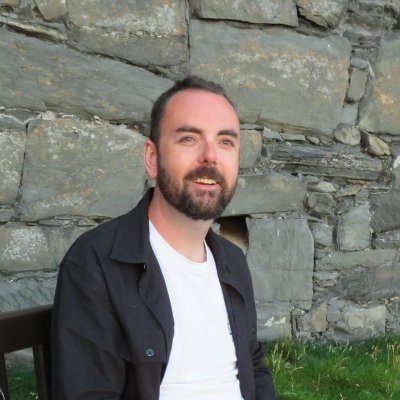 Helping businesses build better customer relationships... and figuring out what AI means for humans and society...  Community Rocket + SomethingElse.