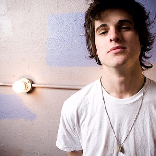 ThatFuckedFake's profile picture. Tell me how to feel like we did when we were young.