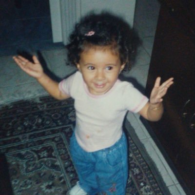 a mesma adolescente que ama restart e one direction