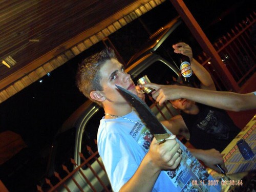 Seja oque for 
    Seja original !!
  :):D