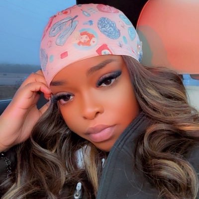 29. lover girrlll. nurse practitioner. rare gem 💎