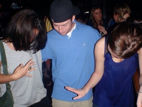 TheRedBaron33's profile picture. huckle left, buck right