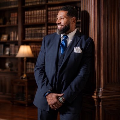 The Winologist
Speaker | Author | Pastor | Educator

Helping singles, couples & organizations WIN before the wedding, at work & in life.