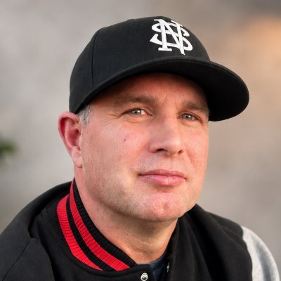 Sports-focused graphic designer
Portfolio: DennisBurnside | https://t.co/inQ8AMorWP
Instagram: https://t.co/gGn3cXxBS9