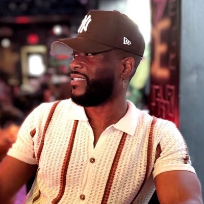 Broker/Coach/Health Enthusiast. #MelaninConnoisseur. Unbothered by design. Good energy, a moisturized beard, sparkling water & select vices. #ItsAlwaysUP 🙏🏾