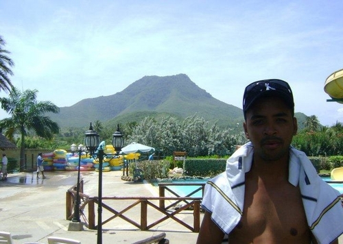 lrcastrol's profile picture. 