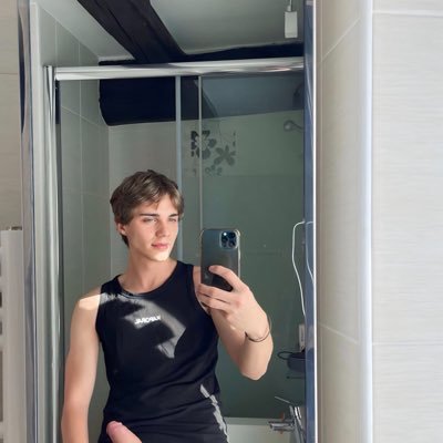 im a single 100% gay versatile looking for a serious man 👨 🏳️‍🌈👨‍❤️‍💋‍👨