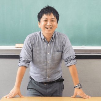 都市計画の研究者・副職でのフリーランス作家・イベントプロデューサー・地域コミュニティ支援団体の副長・未来の都市デザイン 関西エリアパートナー・研究紹介アンバサダー・音声コンテンツの語り手。開催：まちと人との対話の場 Open City