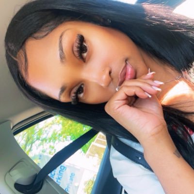 xochvnelle's profile image