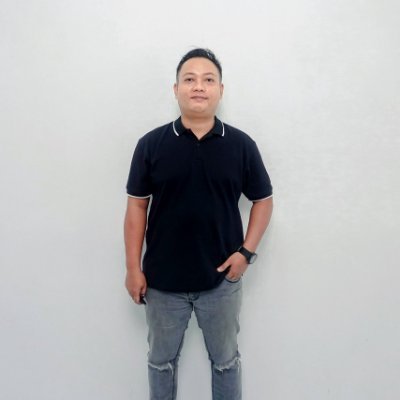 Jika bicara tidak membuatmu didengar, maka simpanlah semua dalam diam.