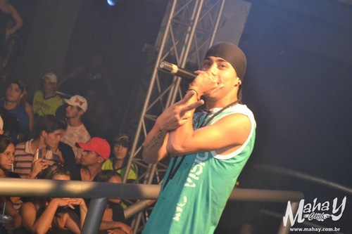 Cantor dos sucessos : Imagina , Safado de carteirinha , Quero que o mundo se exploda , Entre outras ...