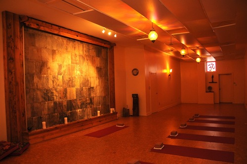 iGitaHotYoga's profile picture. iGita Hot Yoga Club, Spa & Boutique is the ultimate urban oasis. We are a unique members- based, hot and regular temperature yoga studio.