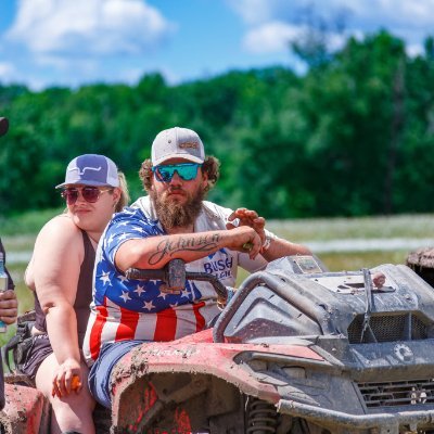 25
Minnesota,
Blue collar
Find me at the mudbogs