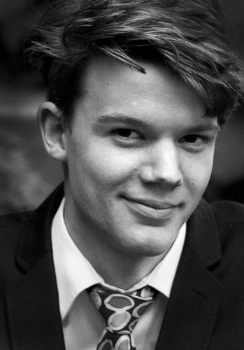 EEastop's profile picture. Hej! Jag studerar Ljudteknik på Luleå Tekniska Universitet. Jag gillar electro och att göra/mixa musik. Lever studentlivet och e gla'