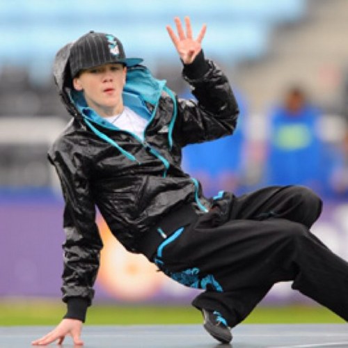 GeorgeSArmy's profile picture. @georgesampson's official army!
He follows me so in re-turn i followed his lead ;)