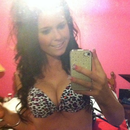 ashlabashh's profile picture. 