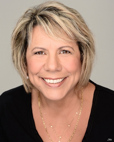 Executive Coach and Business Mentor for Women. Helping Executives with Career Development, effective Leadership and finding Balance.