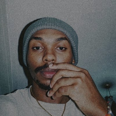 👨🏾‍💻• Builder ( https://t.co/fJBT40s73h ) & Software Developer | FCB 💙❤️
📍…..🏃🏾‍♂️‍➡️…………………👑 12%
