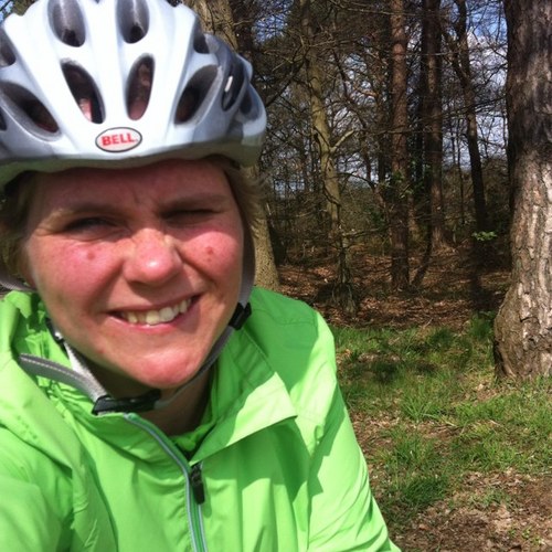 Kostee3000's profile picture. 34 jaartjes, Enschede, verpleegkundige verpleeghuis Bruggerbosch, gezelligheid. terras, vrienden en familie, koersen