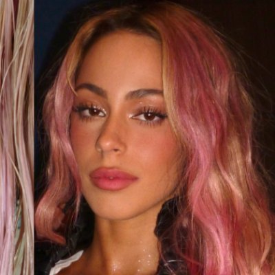Aquí está tu mayor fuente de información sobre Tini, tu fan que apoya la carrera de la madre argentina.