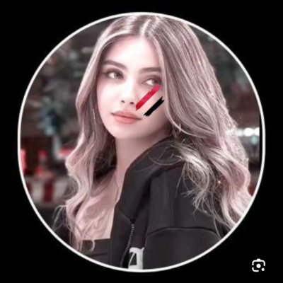 َ- *قمَراء* تخاطفّها السّحايب ،
 ضيِها واضحَ *.

BRG❤️✨   TiK: safa2ys