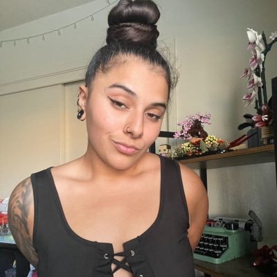 I AM SINGLE AND SEARCHING AND SINCE I HAVE BEING SEARCHING HERE I HAVE NOT MET A REAL PERSON PLEASE BE REAL