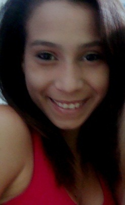 @gabiroch_ tenho 16 anos, solteira. Ariana e Devota ao Santos Futebol Clube!  *-* segue ai rs.