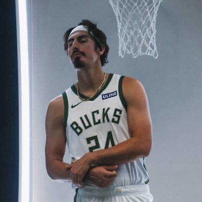 @andrejackson111 #1 fan I
@bucks & @49ers & @valkyries
#FearTheDeer #FTTB #AjaxFC