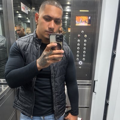 VENEZOLANO
Viviendo en Argentina