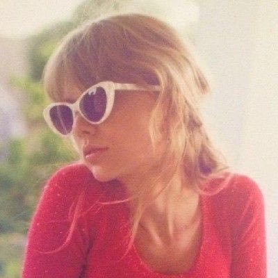 i stan taylor swift also know as the music industry