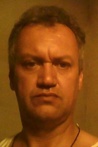 Sou Brasileiro,48 anos e de bem com a vida,estou tentando colocar uma loja virtual de E-commerce,alguem poderia me da uma dica!!!