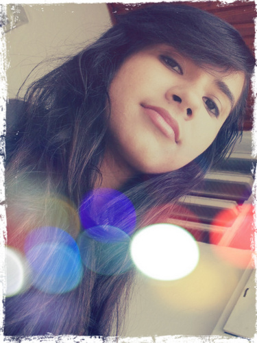 eliana_melloo's profile picture. .