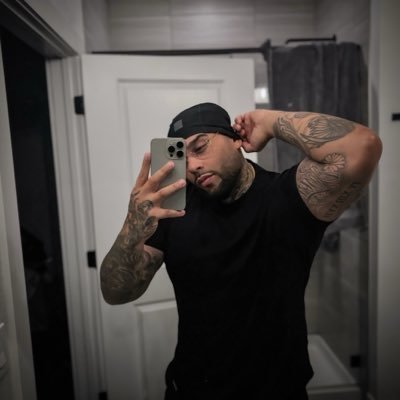 onlytherealpigg's profile image