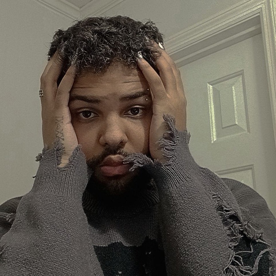 🧛🏾‍♂️ your favorite little vampire
🔞 18+ only
22 
sweet face, bad intentions 🖤
↓ come closer
