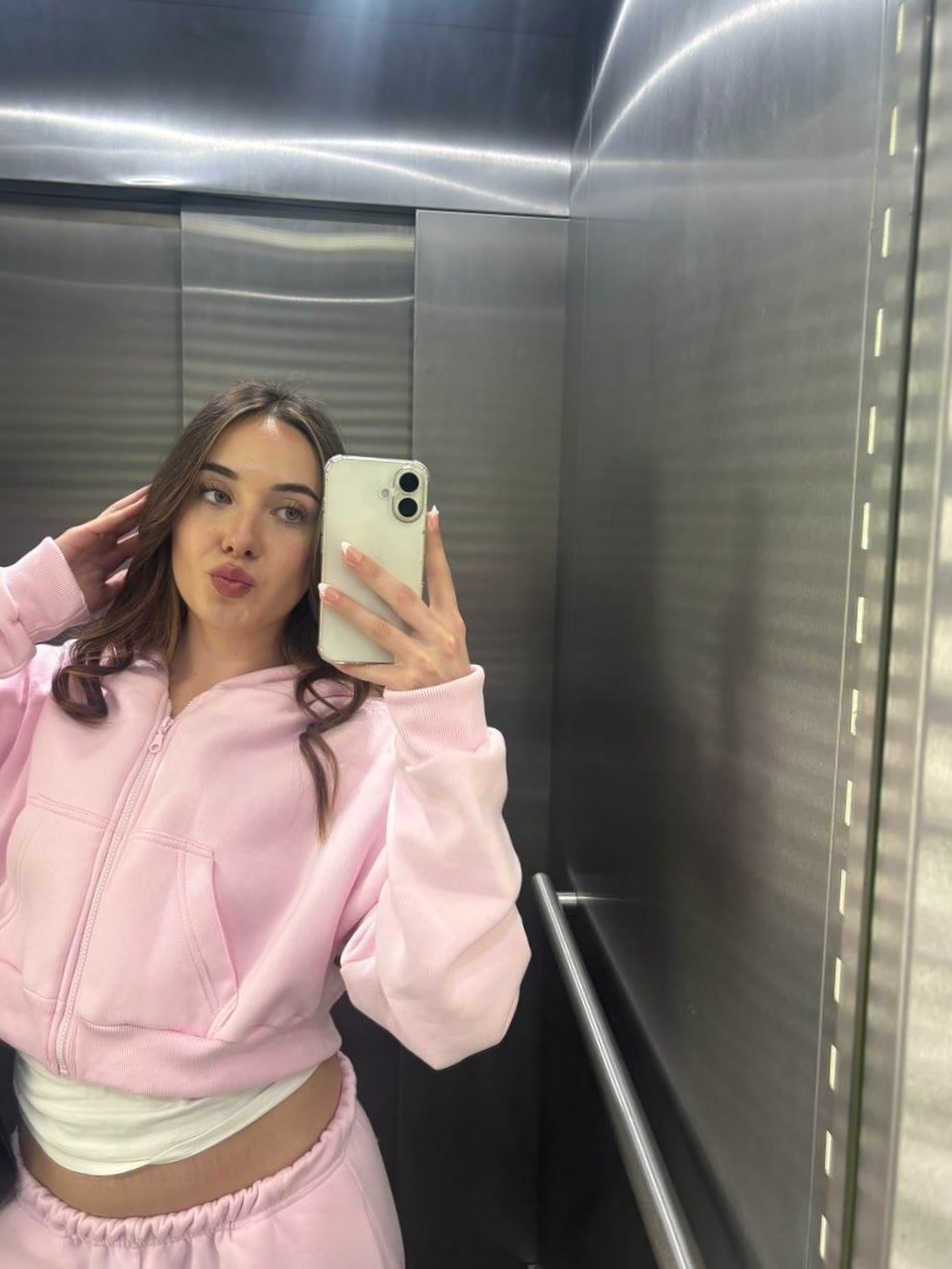 Send me a reason to reply — I’m in a chatty mood 💅
