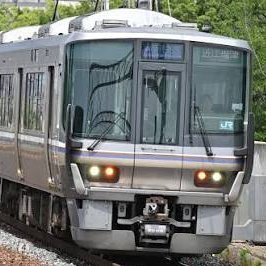 大阪出身香川在住の中1。撮り鉄歴1年半。
鉄道写真とかいろいろ投稿していきます。
基本フォロバ100　誤入力多め・写真ヘタ

マイホーム→  https://t.co/qvFDllJ8QD