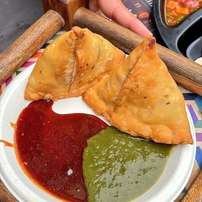 Sabka Samosa 😋 🥳
नेता लोग दूर रहें ||