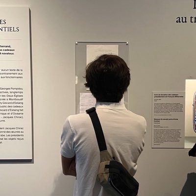 fan de médiévistes, et de fip radio, de VGE, et un peu de politique (du centre et par là) et d’Europe au sens large et du rêve • mes tweets n’engagent rien